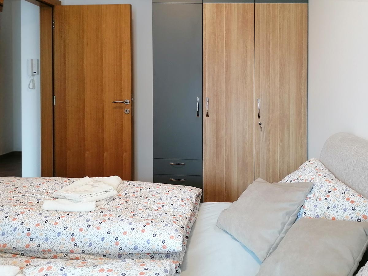 Apartman Anđelković - Spavaća soba: garderober
