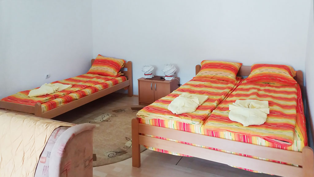 Apartman Kepa - Bračni krevet i 1 običan krevet